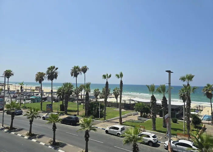 GK Apartments Ben Gurion 105
